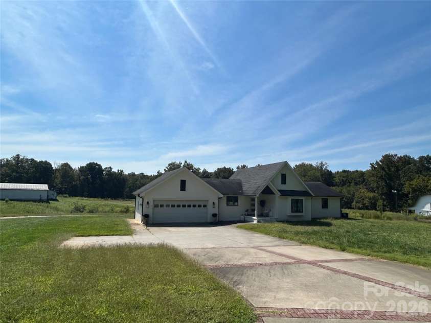 9151 Archer Road, Davidson, NC 28036.  MLS# CAR4415043, YatesRealty ID 44737. Welcome to 9151 Archer Road!