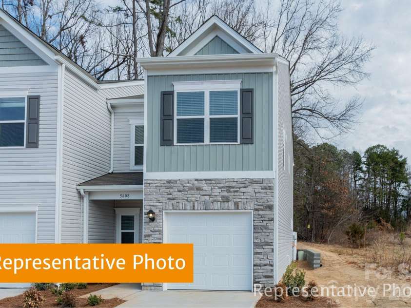 2662 Spinalis Street, Charlotte, NC 28215.  MLS# CAR4415108, YatesRealty ID 44738. 