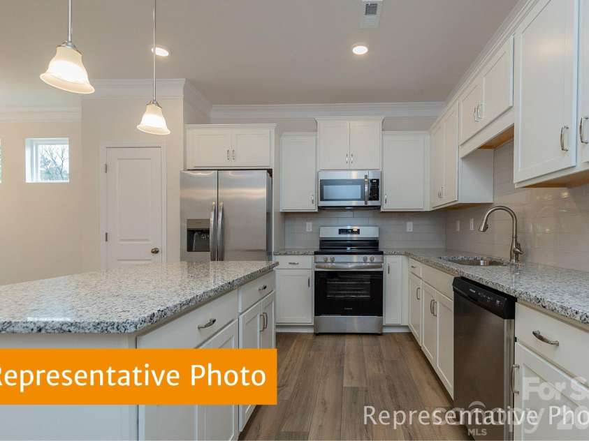 2662 Spinalis Street, Charlotte, NC 28215.  MLS# CAR4415108, YatesRealty ID 44738. 