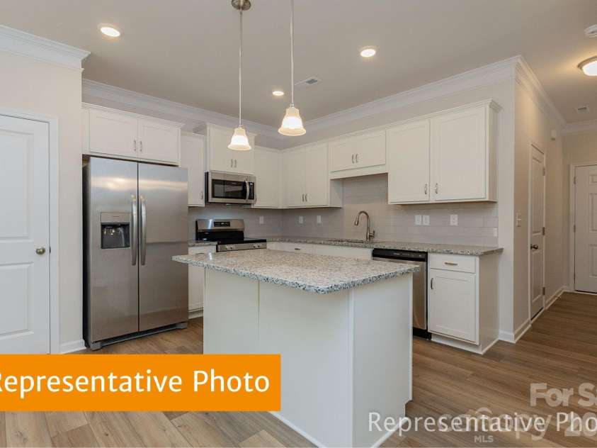 2662 Spinalis Street, Charlotte, NC 28215.  MLS# CAR4415108, YatesRealty ID 44738. 
