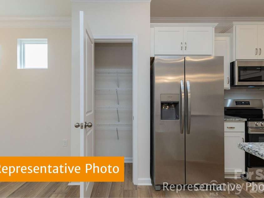 2662 Spinalis Street, Charlotte, NC 28215.  MLS# CAR4415108, YatesRealty ID 44738. 