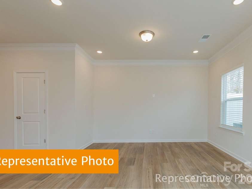 2662 Spinalis Street, Charlotte, NC 28215.  MLS# CAR4415108, YatesRealty ID 44738. 