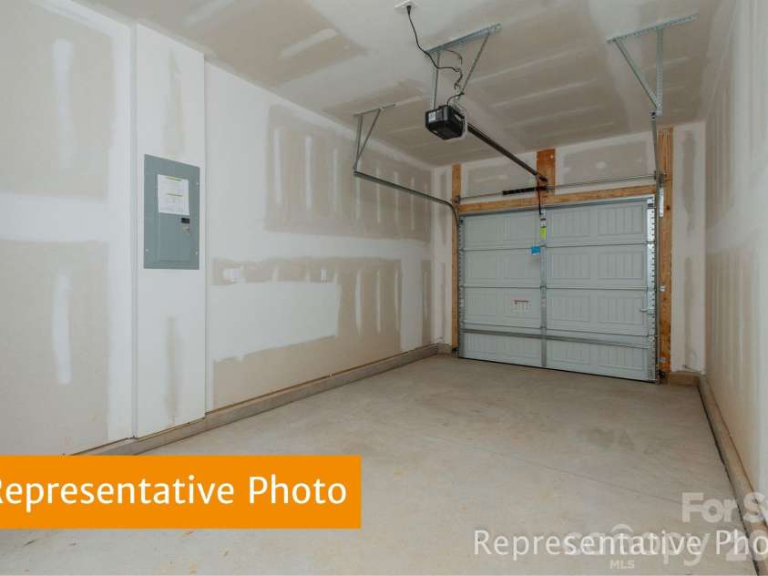 2662 Spinalis Street, Charlotte, NC 28215.  MLS# CAR4415108, YatesRealty ID 44738. 