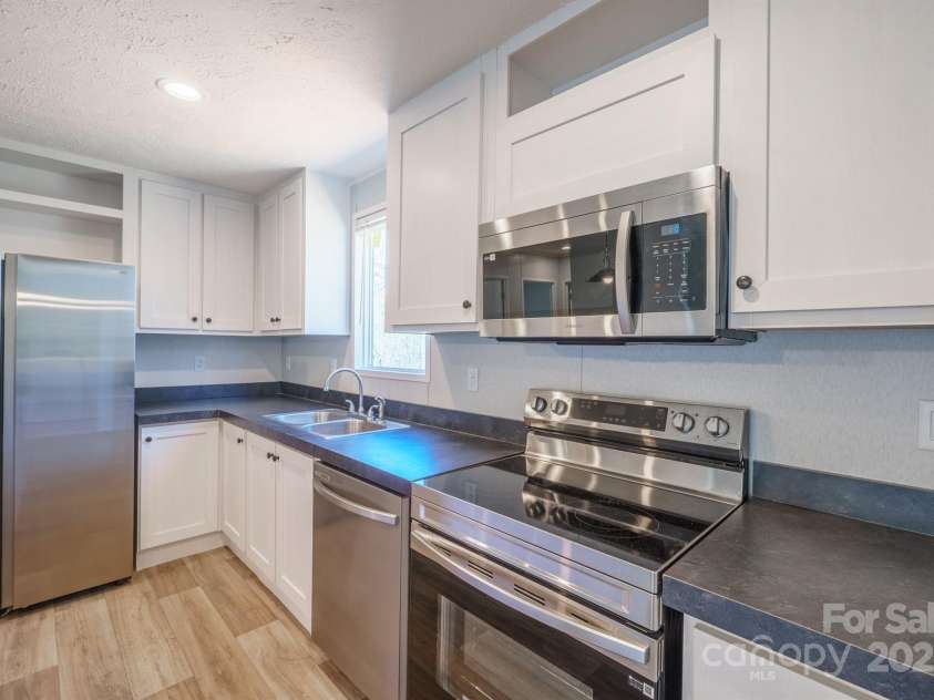 1746 Canoe Creek Way, Morganton, NC 28655.  MLS# CAR4241650, YatesRealty ID 4474. 