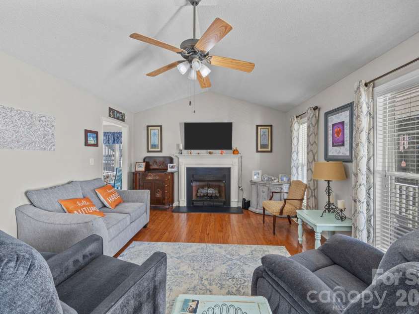 223 Wendover Drive, Salisbury, NC 28147.  MLS# CAR4309824, YatesRealty ID 4474. 