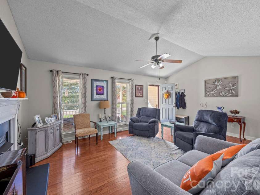 223 Wendover Drive, Salisbury, NC 28147.  MLS# CAR4309824, YatesRealty ID 4474. 