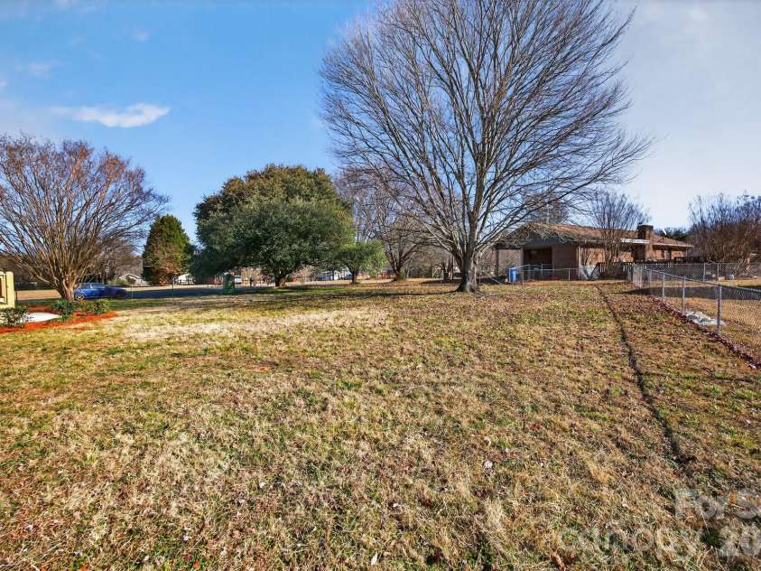 325 Log Barn Road, Salisbury, NC 28146.  MLS# CAR4334850, YatesRealty ID 4474. 
