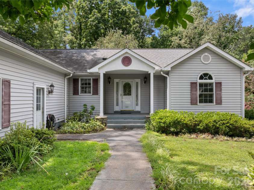 8 Keasler Road, Asheville, NC 28805.  MLS# CAR4404859, YatesRealty ID 44740. 
