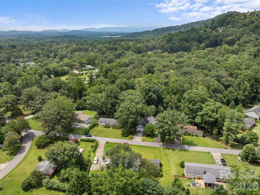 8 Keasler Road, Asheville, NC 28805.  MLS# CAR4404859, YatesRealty ID 44740. 