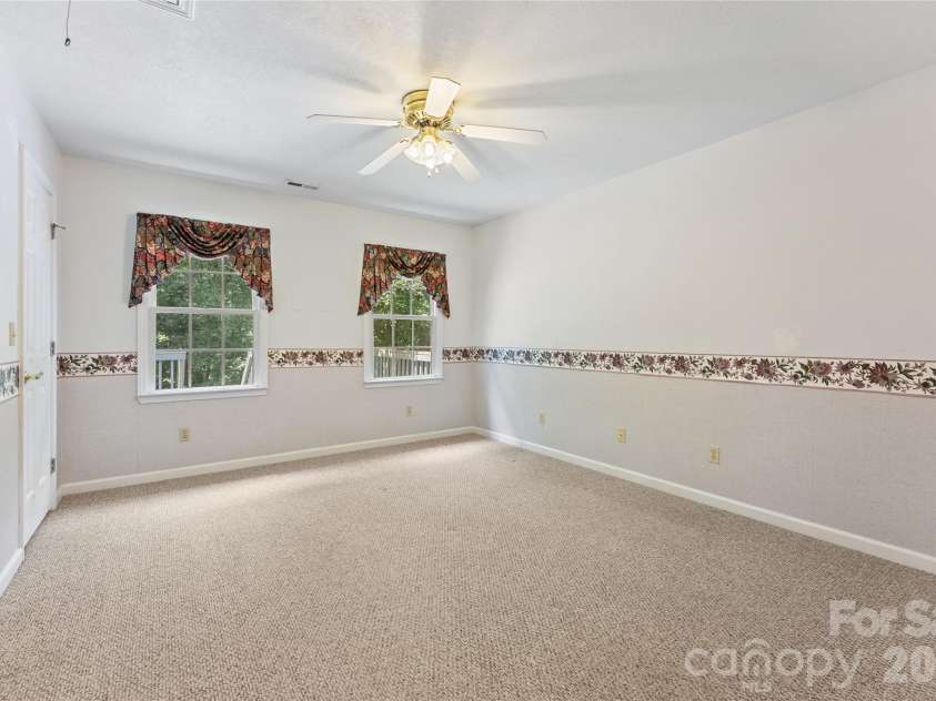 8 Keasler Road, Asheville, NC 28805.  MLS# CAR4404859, YatesRealty ID 44740. 