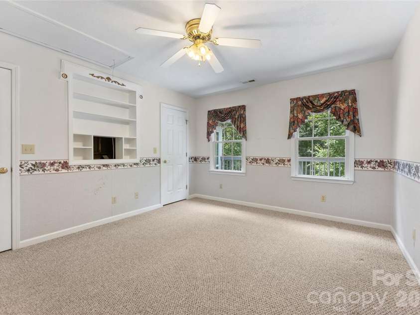 8 Keasler Road, Asheville, NC 28805.  MLS# CAR4404859, YatesRealty ID 44740. 