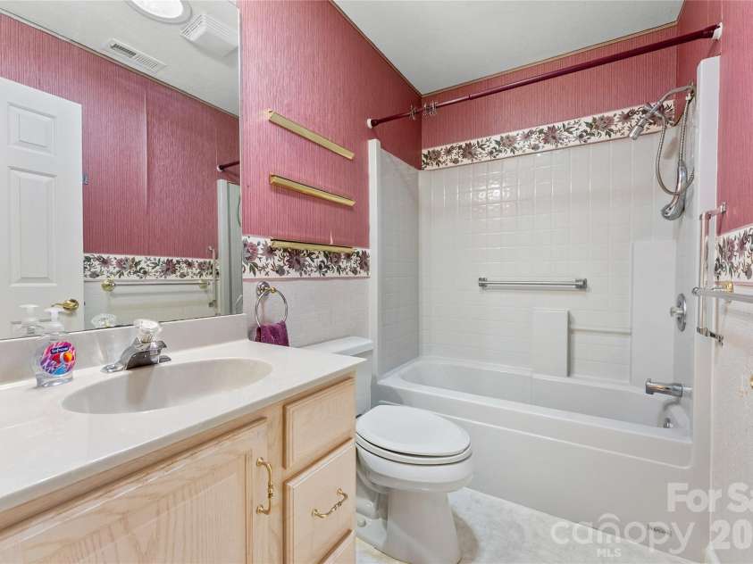 8 Keasler Road, Asheville, NC 28805.  MLS# CAR4404859, YatesRealty ID 44740. 