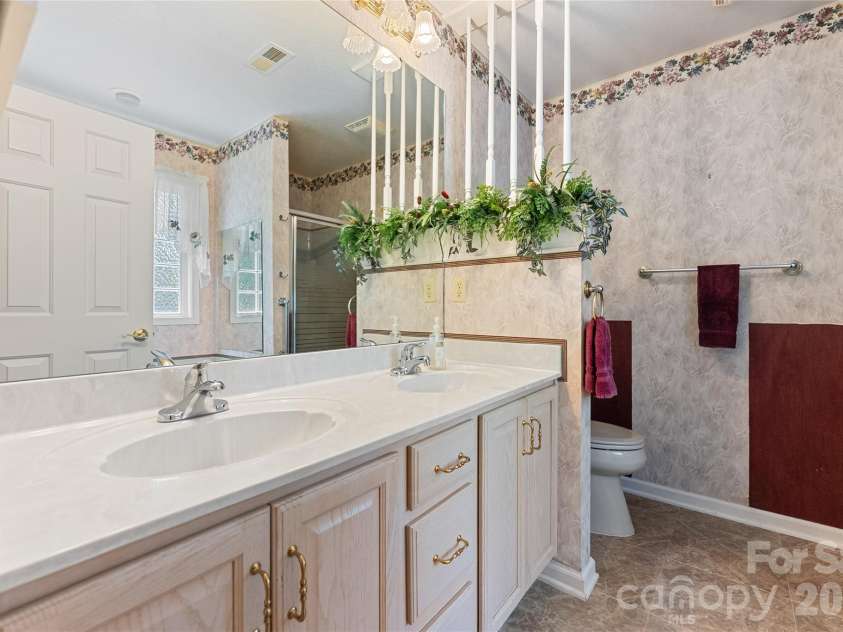 8 Keasler Road, Asheville, NC 28805.  MLS# CAR4404859, YatesRealty ID 44740. 