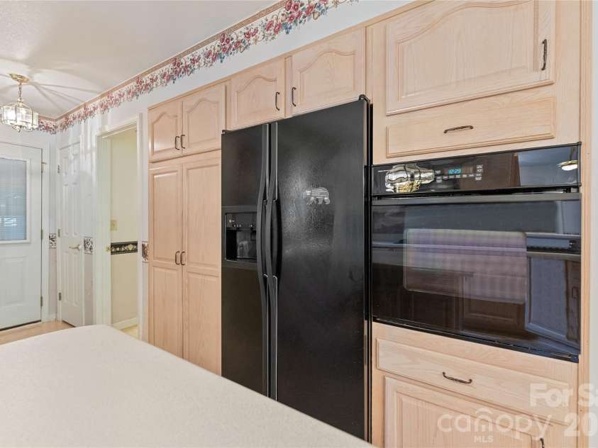 8 Keasler Road, Asheville, NC 28805.  MLS# CAR4404859, YatesRealty ID 44740. 