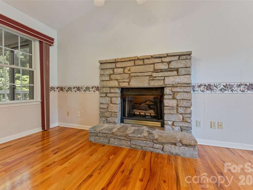 8 Keasler Road, Asheville, NC 28805.  MLS# CAR4404859, YatesRealty ID 44740. 