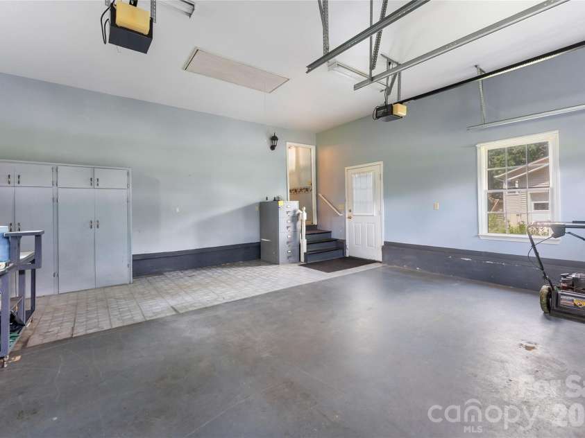 8 Keasler Road, Asheville, NC 28805.  MLS# CAR4404859, YatesRealty ID 44740. 