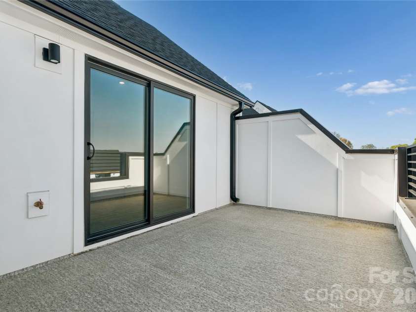5013 Dutchess Drive, Charlotte, NC 28217.  MLS# CAR4407841, YatesRealty ID 44742. Private rooftop terrace