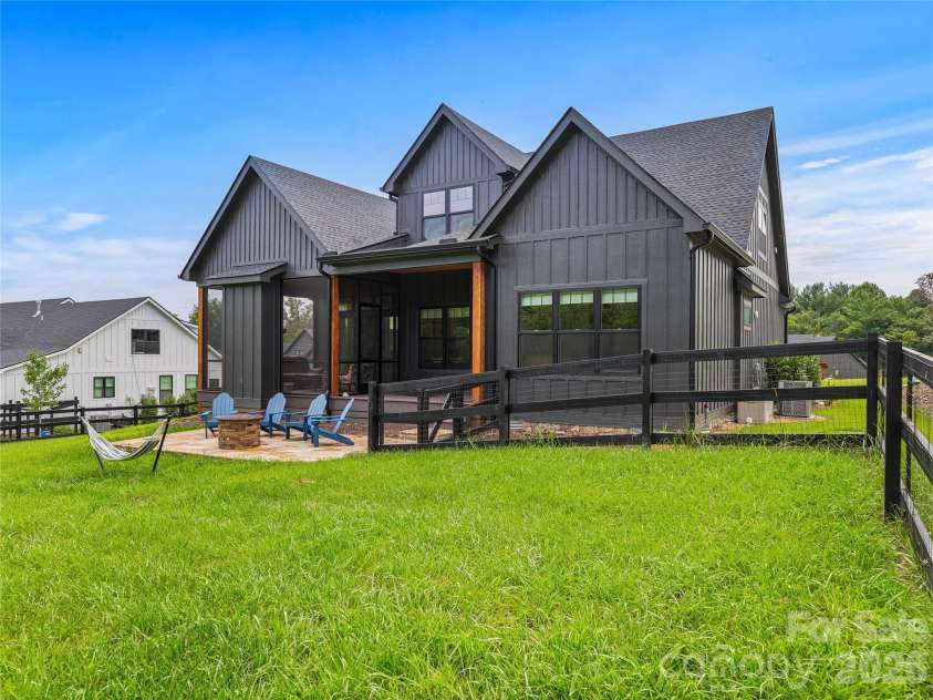 258 Mavrick Drive, Mills River, NC 28759.  MLS# CAR4414114, YatesRealty ID 44743. 