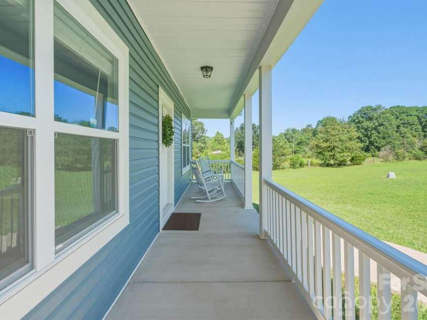3154 43RD Avenue, Hickory, NC 28601.  MLS# CAR4403362, YatesRealty ID 44744. 