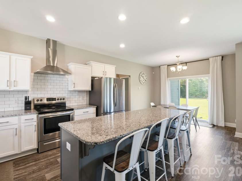 3154 43RD Avenue, Hickory, NC 28601.  MLS# CAR4403362, YatesRealty ID 44744. 