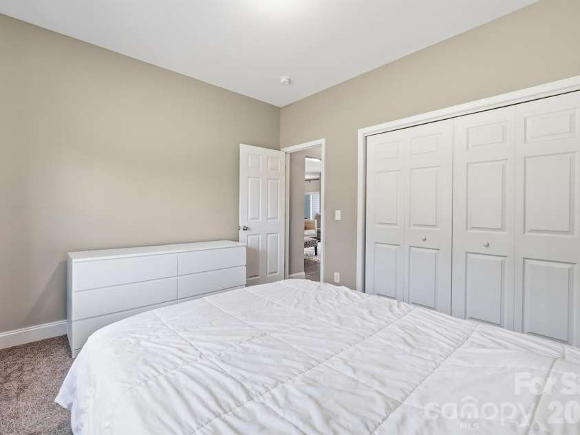 3154 43RD Avenue, Hickory, NC 28601.  MLS# CAR4403362, YatesRealty ID 44744. 