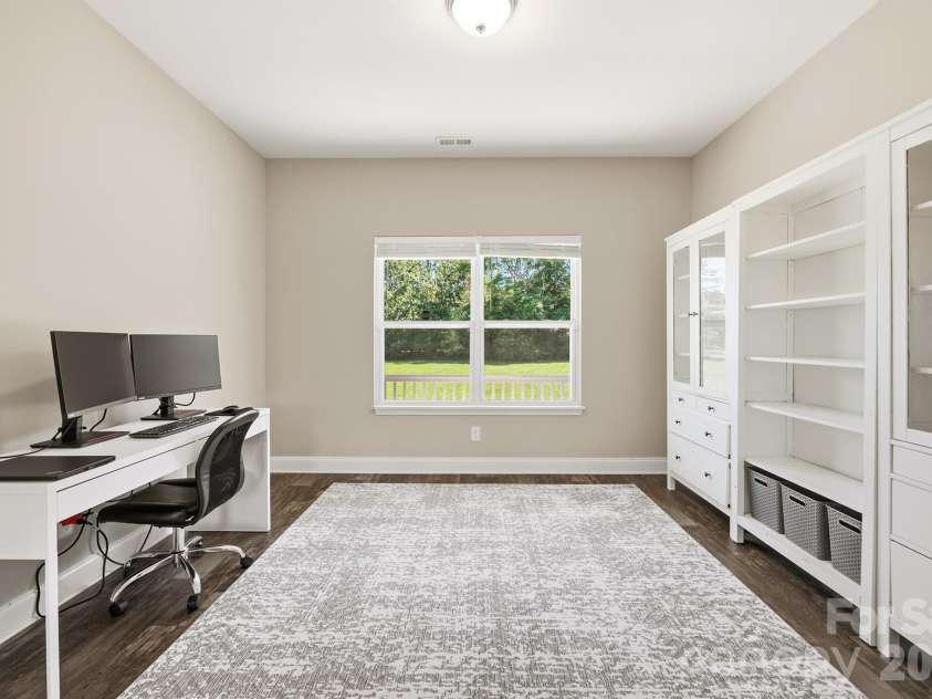 3154 43RD Avenue, Hickory, NC 28601.  MLS# CAR4403362, YatesRealty ID 44744. 