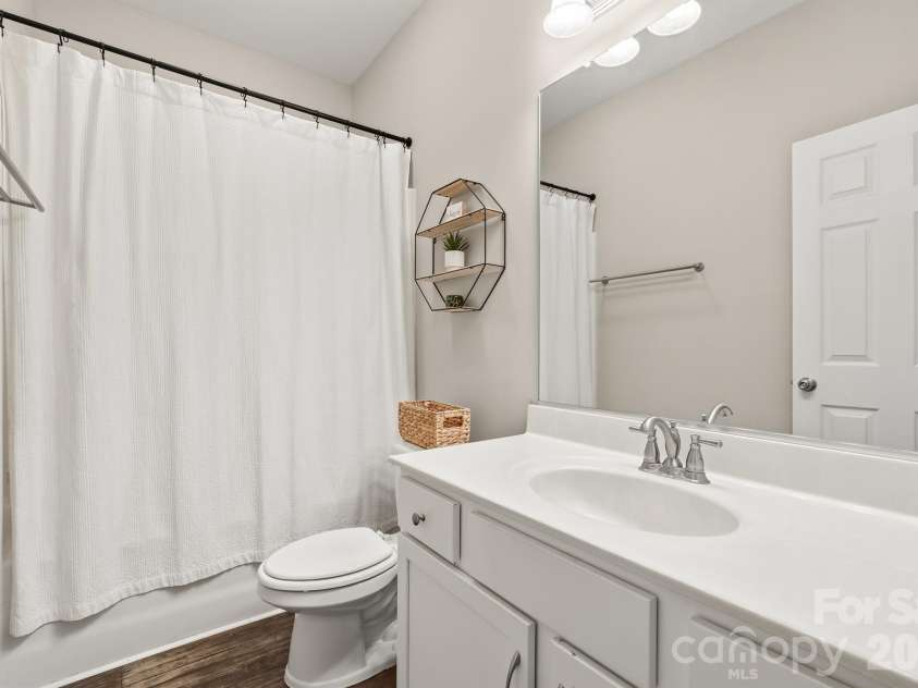 3154 43RD Avenue, Hickory, NC 28601.  MLS# CAR4403362, YatesRealty ID 44744. 