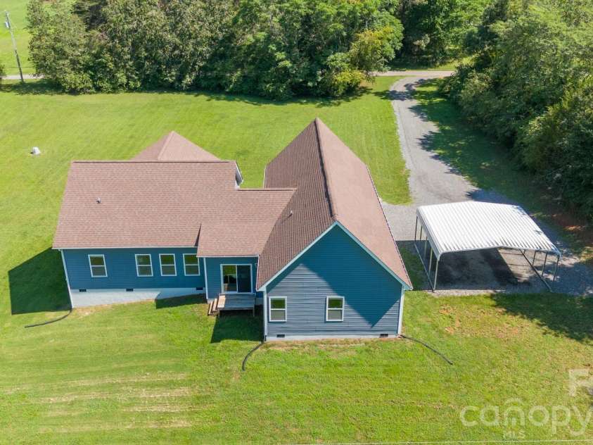 3154 43RD Avenue, Hickory, NC 28601.  MLS# CAR4403362, YatesRealty ID 44744. 