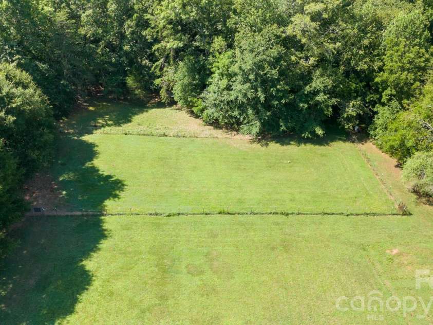 3154 43RD Avenue, Hickory, NC 28601.  MLS# CAR4403362, YatesRealty ID 44744. 