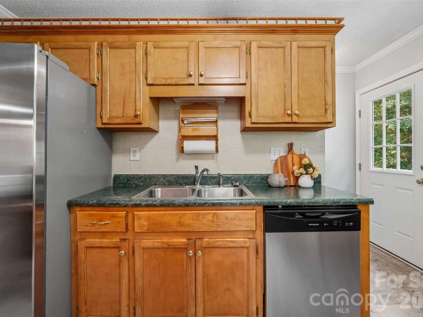 916 Long Branch Road, Grover, NC 28073.  MLS# CAR4412756, YatesRealty ID 44748. 