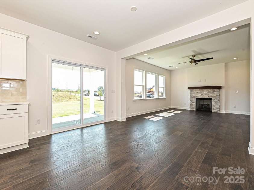 102 Cartington Way, Mooresville, NC 28115.  MLS# CAR4264361, YatesRealty ID 4475. Dining/Family Room