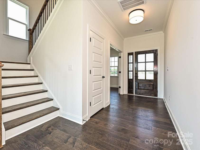 102 Cartington Way, Mooresville, NC 28115.  MLS# CAR4264361, YatesRealty ID 4475. Foyer