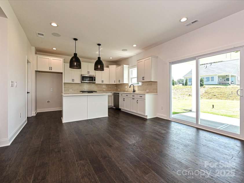 102 Cartington Way, Mooresville, NC 28115.  MLS# CAR4264361, YatesRealty ID 4475. Kitchen/Dining