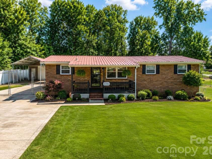 2410 Juniper Drive, Charlotte, NC 28269.  MLS# CAR4400009, YatesRealty ID 4475. 