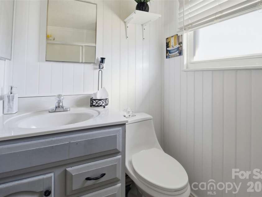 2410 Juniper Drive, Charlotte, NC 28269.  MLS# CAR4400009, YatesRealty ID 4475. Bath