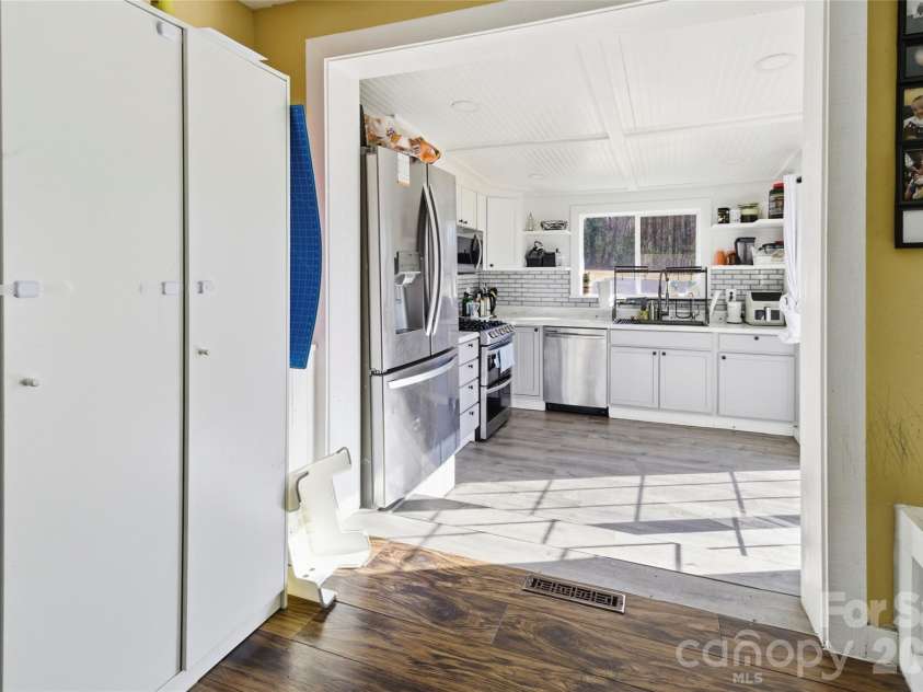 2410 Juniper Drive, Charlotte, NC 28269.  MLS# CAR4400009, YatesRealty ID 4475. Kitchen
