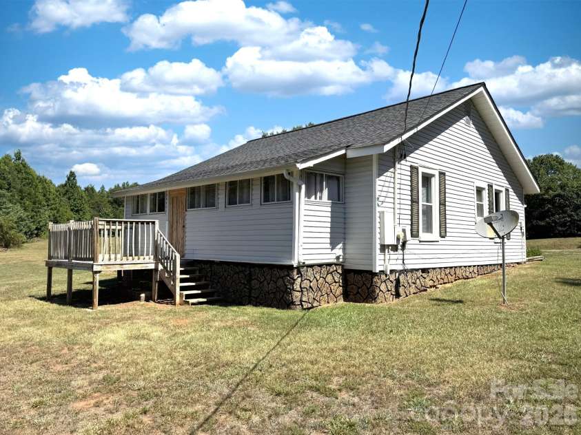 727 Ed Hamrick Road, Shelby, NC 28150.  MLS# CAR4415117, YatesRealty ID 44753. 