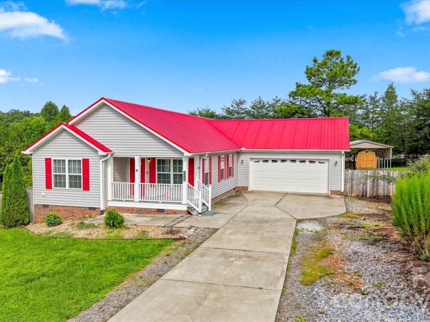 4262 Quarry Drive, Morganton, NC 28655.  MLS# CAR4415122, YatesRealty ID 44755. 