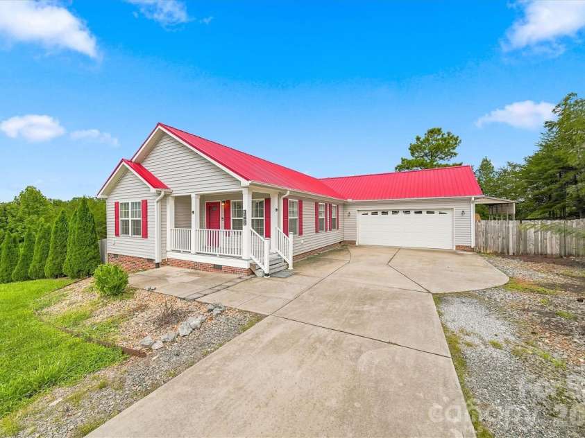 4262 Quarry Drive, Morganton, NC 28655.  MLS# CAR4415122, YatesRealty ID 44755. 
