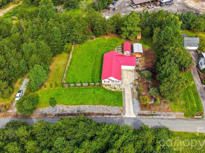 4262 Quarry Drive, Morganton, NC 28655.  MLS# CAR4415122, YatesRealty ID 44755. 