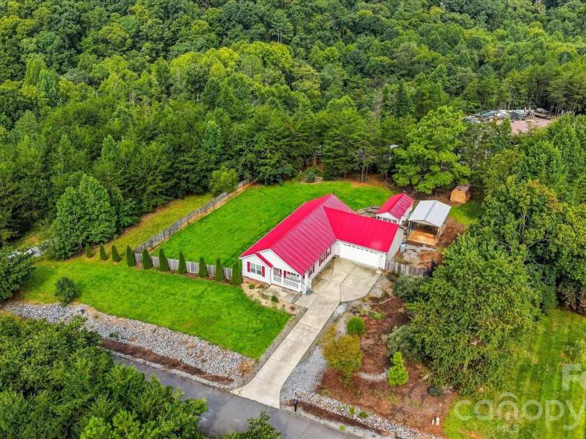 4262 Quarry Drive, Morganton, NC 28655.  MLS# CAR4415122, YatesRealty ID 44755. 