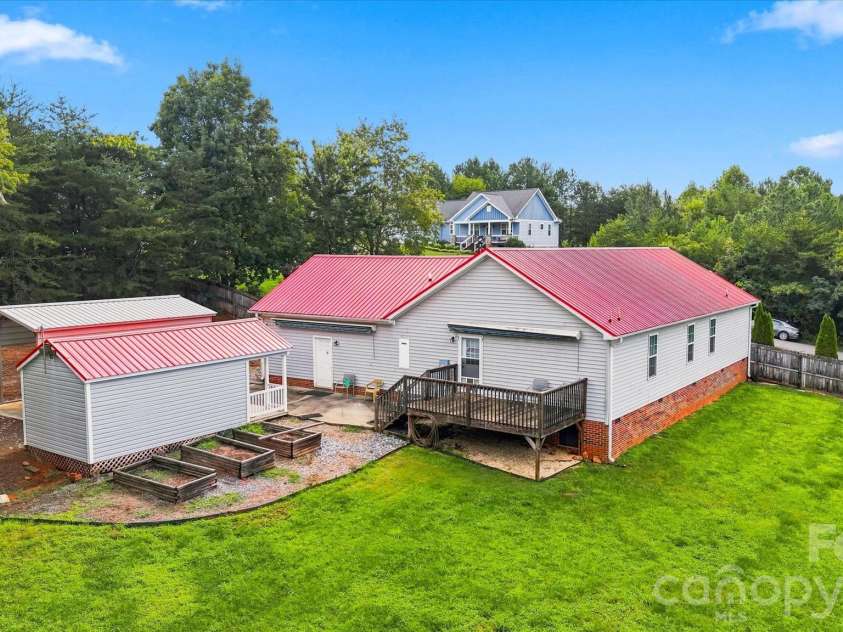4262 Quarry Drive, Morganton, NC 28655.  MLS# CAR4415122, YatesRealty ID 44755. 