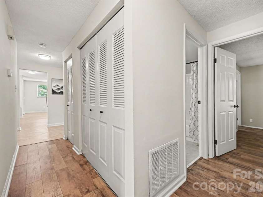 7319 Shadowlake Drive, Charlotte, NC 28226.  MLS# CAR4405663, YatesRealty ID 44757. 