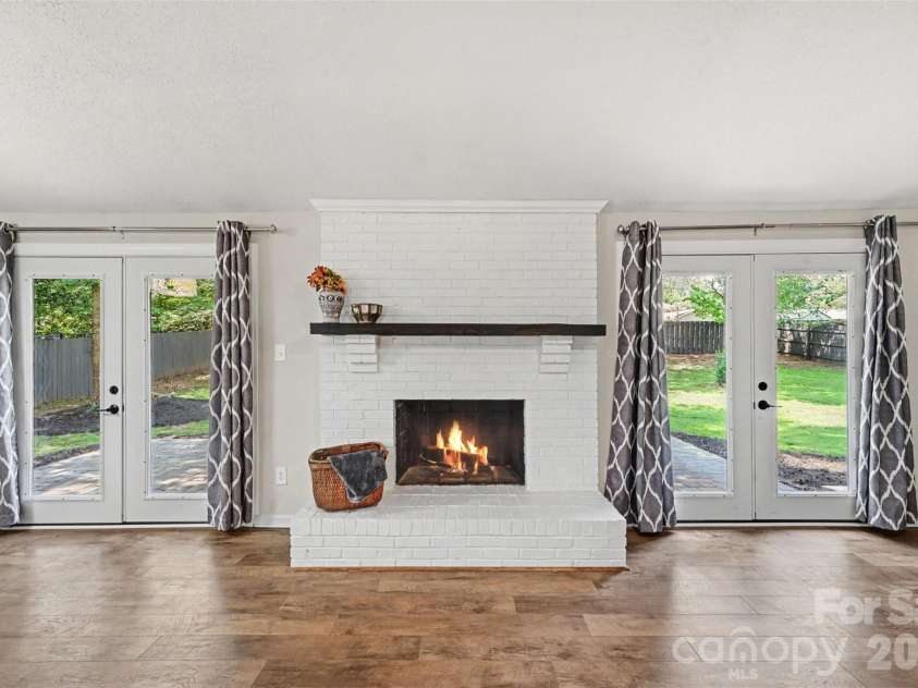 7319 Shadowlake Drive, Charlotte, NC 28226.  MLS# CAR4405663, YatesRealty ID 44757. 