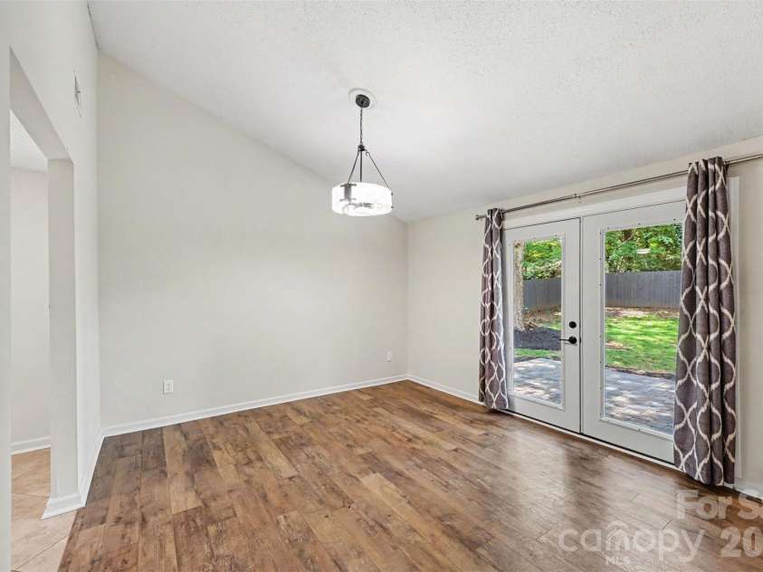 7319 Shadowlake Drive, Charlotte, NC 28226.  MLS# CAR4405663, YatesRealty ID 44757. 