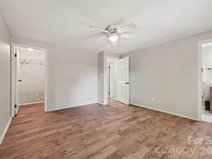 7319 Shadowlake Drive, Charlotte, NC 28226.  MLS# CAR4405663, YatesRealty ID 44757. 
