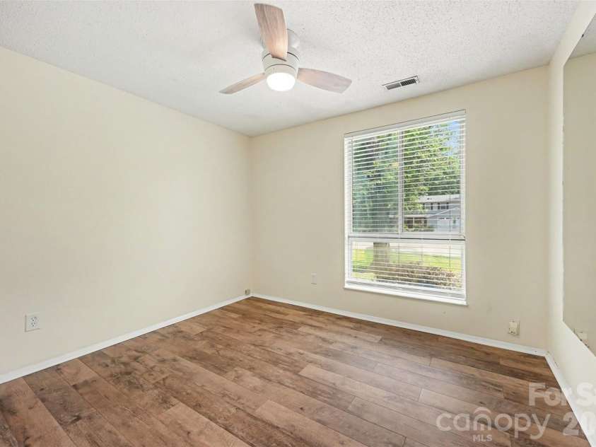 7319 Shadowlake Drive, Charlotte, NC 28226.  MLS# CAR4405663, YatesRealty ID 44757. 