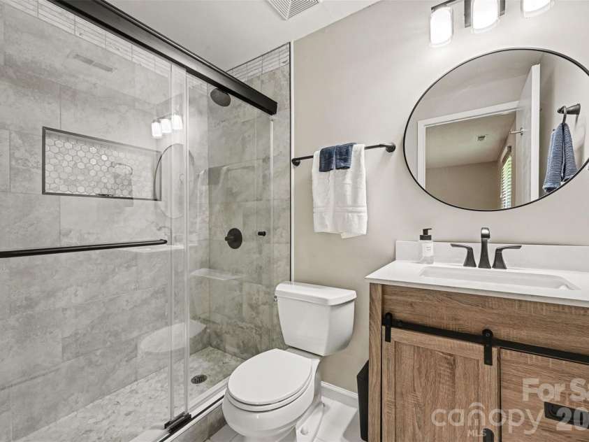7319 Shadowlake Drive, Charlotte, NC 28226.  MLS# CAR4405663, YatesRealty ID 44757. 