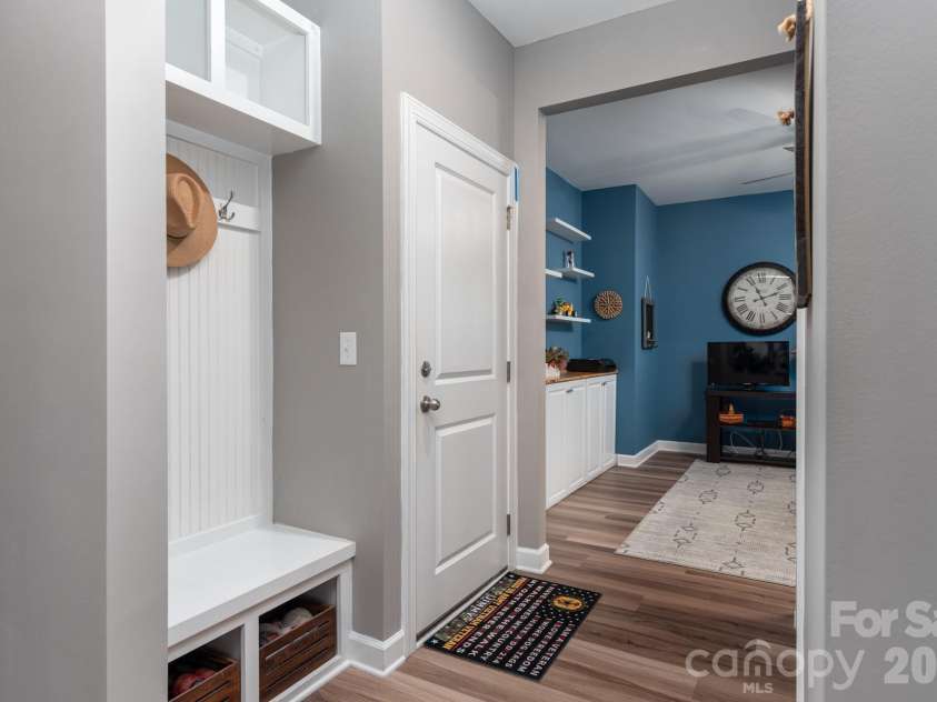 5134 Turtle Creek Drive, Denver, NC 28037.  MLS# CAR4415062, YatesRealty ID 44758. Drop zone/mudroom