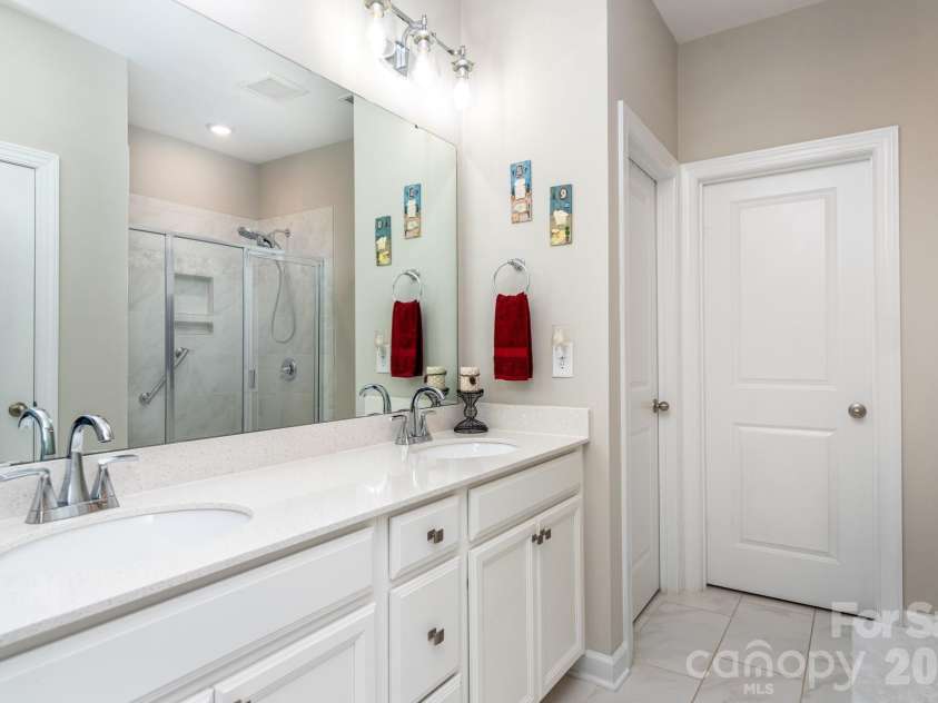 5134 Turtle Creek Drive, Denver, NC 28037.  MLS# CAR4415062, YatesRealty ID 44758. Quartz counters!